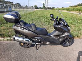Honda FJS Silver Wing Roller