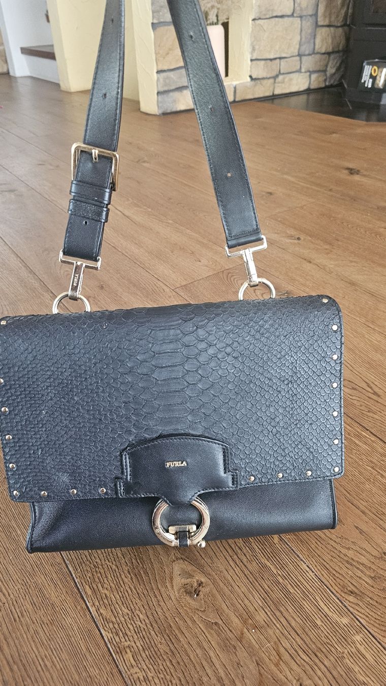 Furla Borse da donna: Wunderschöne Original Furla Tasche, in 2 Styles tragbar – Usato da Ortschwaben venduto da chantilly79 1