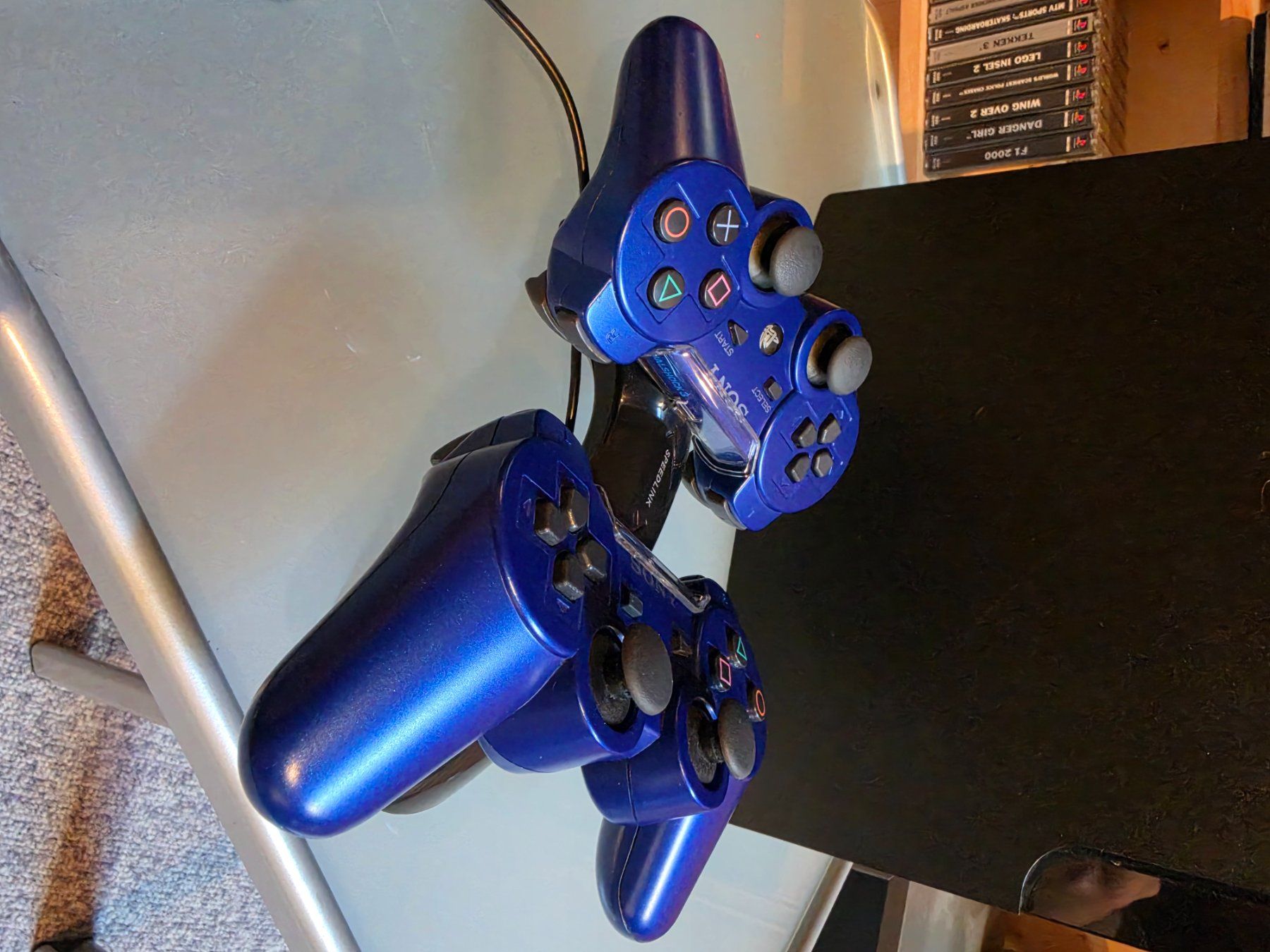 Sony Console: Ps3 mit Laufwerkschaden und 2 Controllern – Usato da Wasen im Emmental venduto da dom96 3