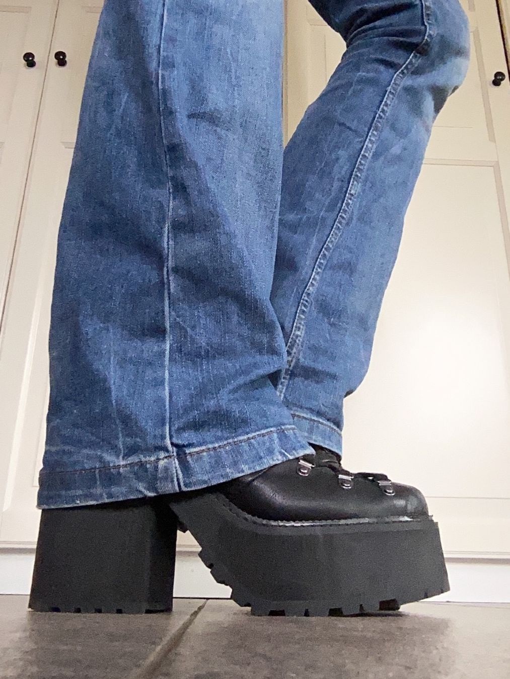 Killstar Damenschuhe: Killstar Gothic Plateau Stiefel – Gebraucht aus Tägerwilen von  4