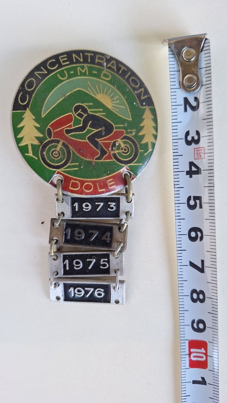 Insegne: Moto vintage UMD Dole concentration 70' – Usato da Perly venduto da Leplatenier