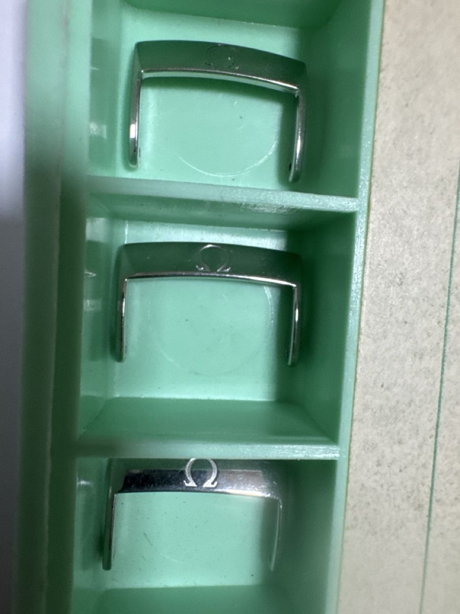 Omega Orologi: Bocles OMEGA 22 mm neuves  – Nuovo (secondo la descrizione) da La Chaux-de-Fonds venduto da lida2005 1