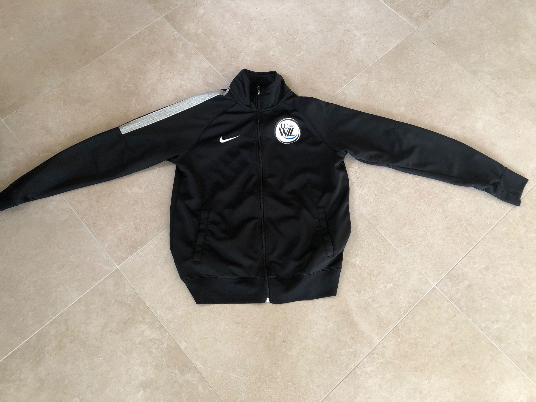 Nike Jacken: Jacke FC Wil Nike M – Gebraucht aus Genève von Firdaws