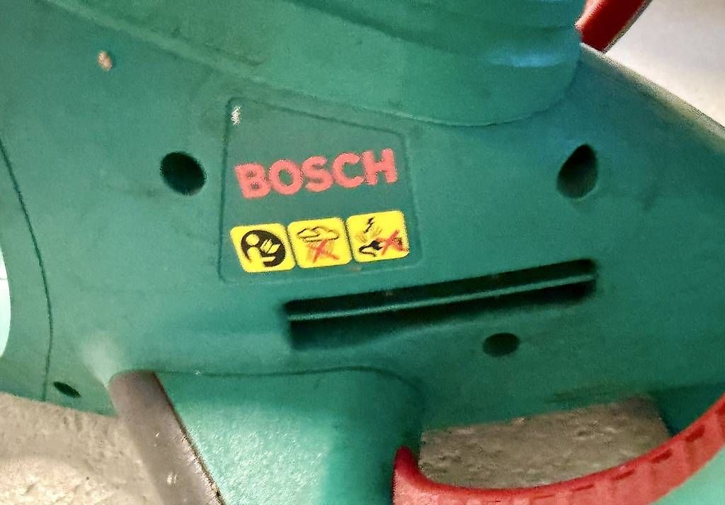Tutti gli attrezzi: Elektro Heckenschere Bosch AHS 40-24 – Usato da Winterthur venduto da gatogatogato 2