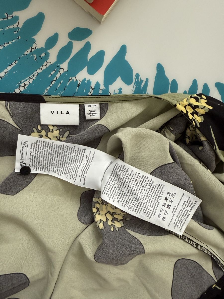 Vila Kleider: Robe portefeuille – Neu (gemäss Beschreibung) aus Le Locle von tchanatakoua 5