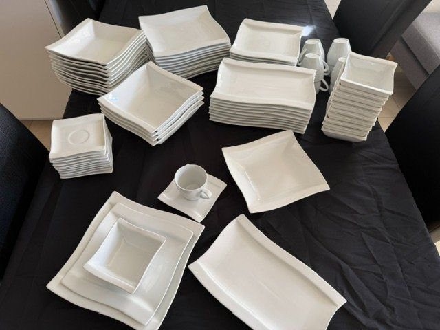 Set di piatti: Tafelservice 70 Teilig – Usato da Buch am Irchel venduto da 19HCD21