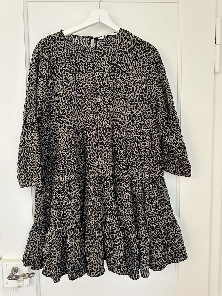 Zara Vestiti: Kleid Animalprint Grösse L  – Usato da Zürich venduto da RickyNicky