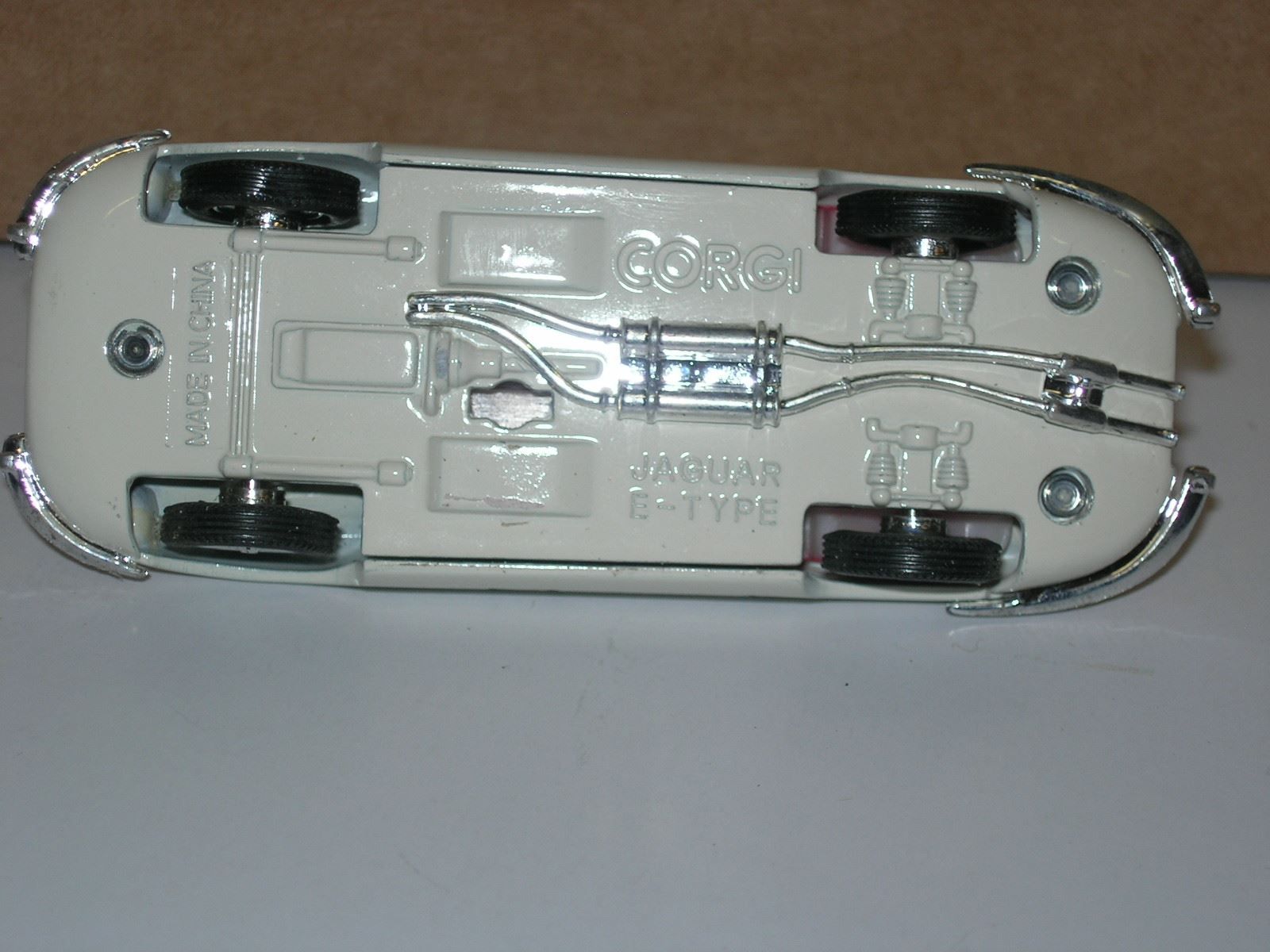 Jaguar Modellini d'auto: Jaguar E Type  Soft Top ° Corgi 1:43 – Nuovo e nell'imballaggio originale da Hornussen venduto da Amw 4