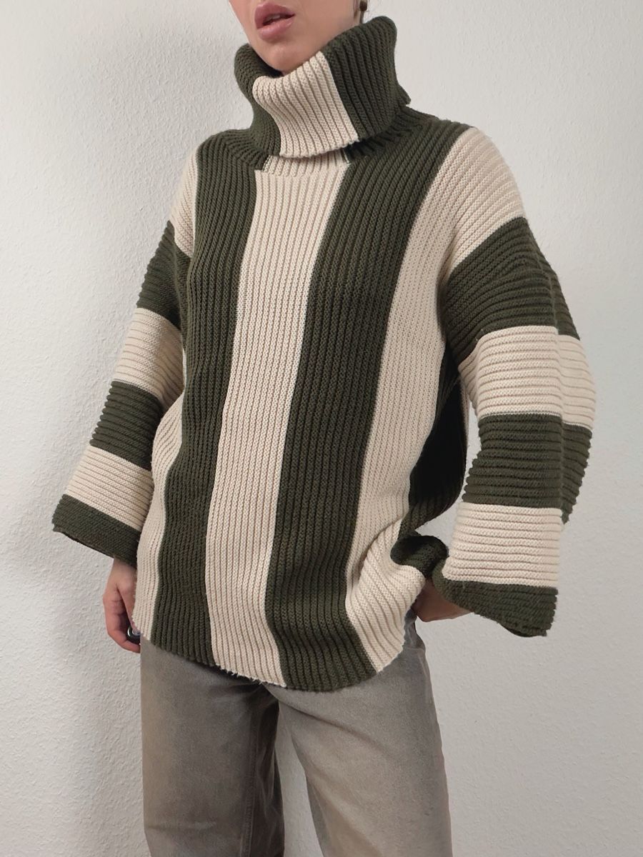 Pullover & Sweatshirts: Cozy Striped Turtleneck Sweater  – Gebraucht aus Knonau von Grapesvintage
