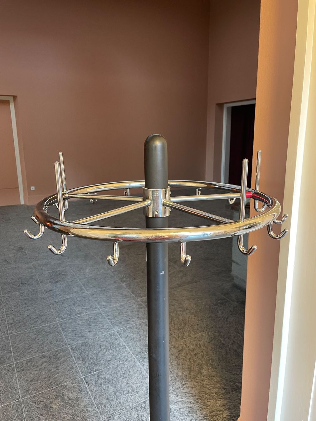 Garderobe: Garderobenständer aus Metall – Gebraucht aus Bern von lelucvero 1