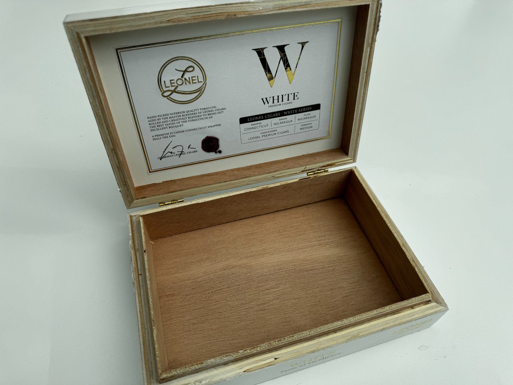 Autres tabacs: Sehr schöne & elegante Zigarren-Box in Weiss, Leonel White – Neuf (Voir description) à Unterengstringen par Tnovus 4