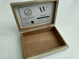 Sehr schöne & elegante Zigarren-Box in Weiss, Leonel White