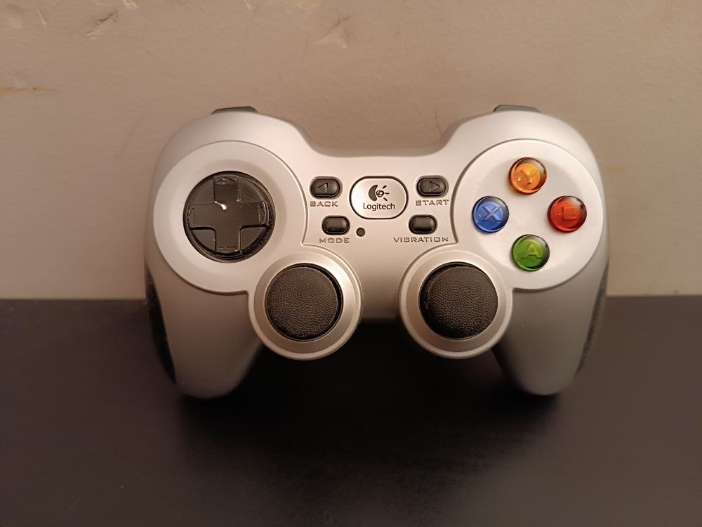 Logitech F710 Wireless Gamepad, Top Zustand! | Kaufen auf Ricardo