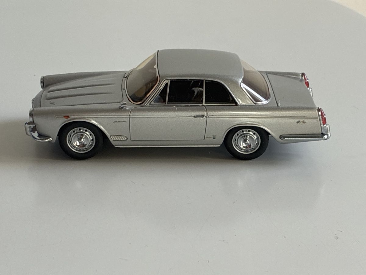 Alfa Romeo Modellini d'auto: Alfa Romeo 2000 S Vignale Matrix 1:43 – Nuovo (secondo la descrizione) da Seuzach venduto da steig43 1