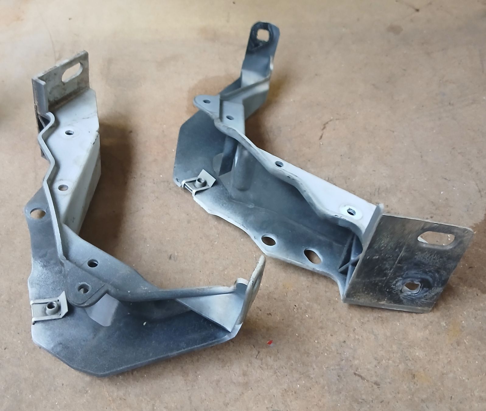 Jaguar Alle Autoersatzteile: Support d'aile Jaguar XF 2008-2016  – Gebraucht aus la heutte von Auto-stock 1