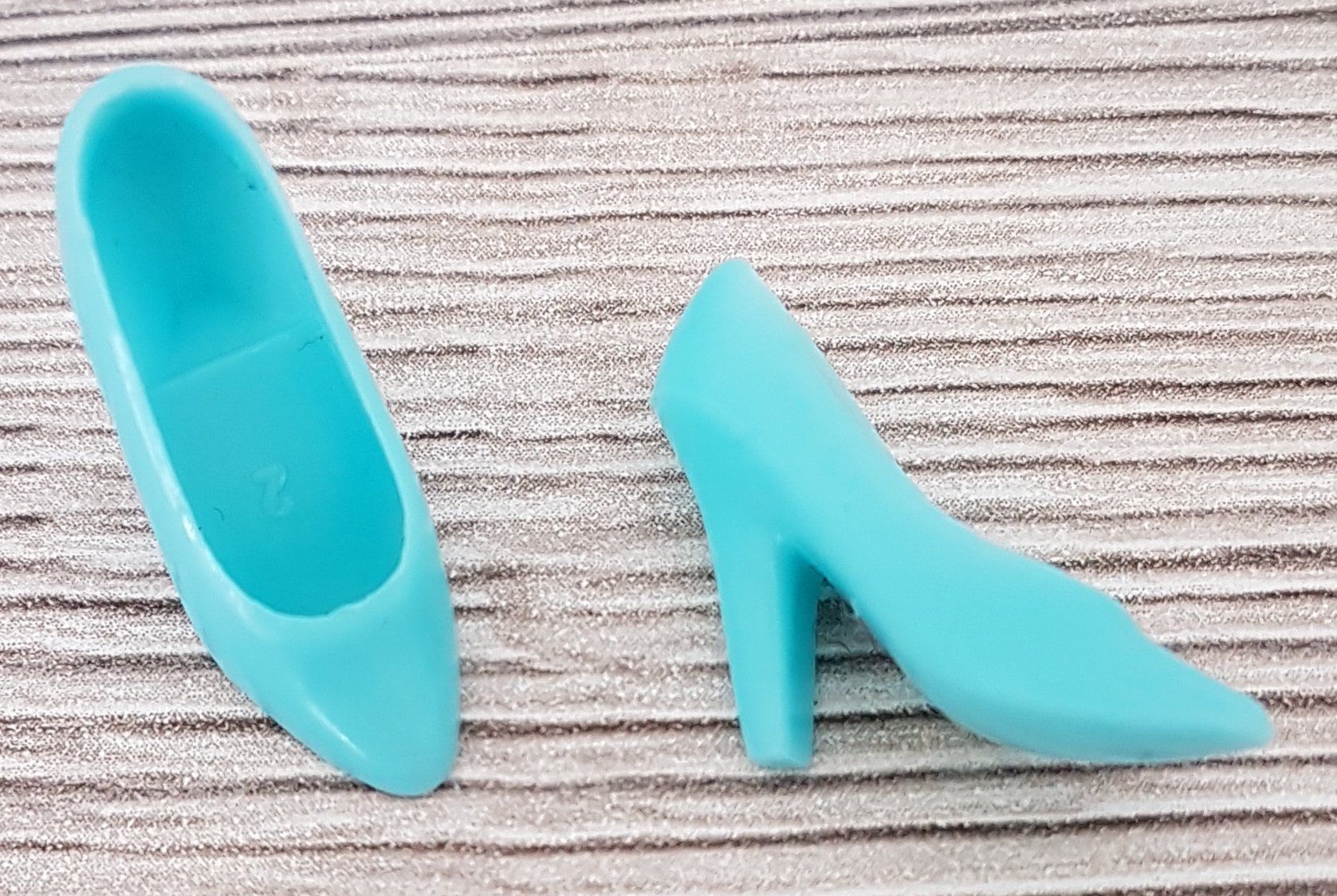Puppen: Chaussures pour Barbie – Gebraucht aus Couvet von