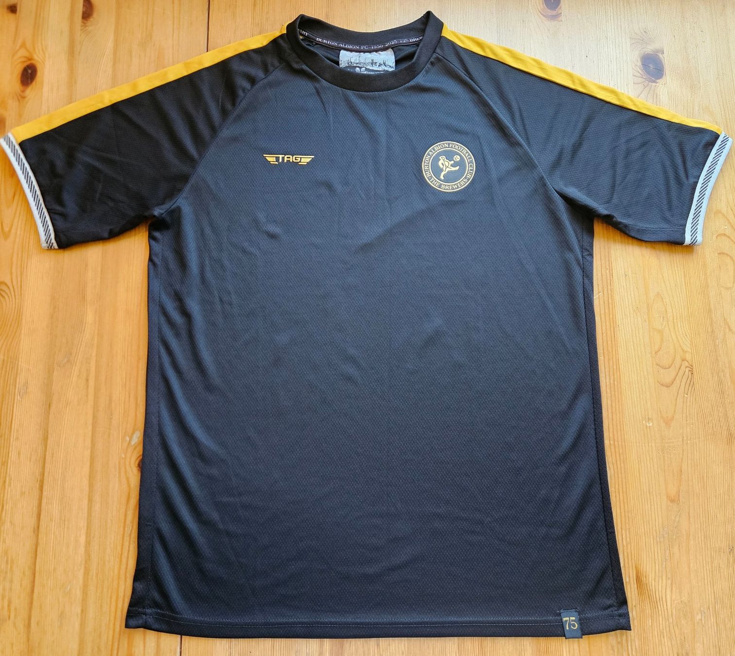 Maillots de corps & Pantalons: Burton Albion Trainingsshirt TAG Grösse XL Trikot – D'occasion à Hägglingen par United-Village-Trade