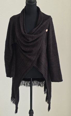 Strickjacke Madonna dunkelbraun Grösse L mit Fransen