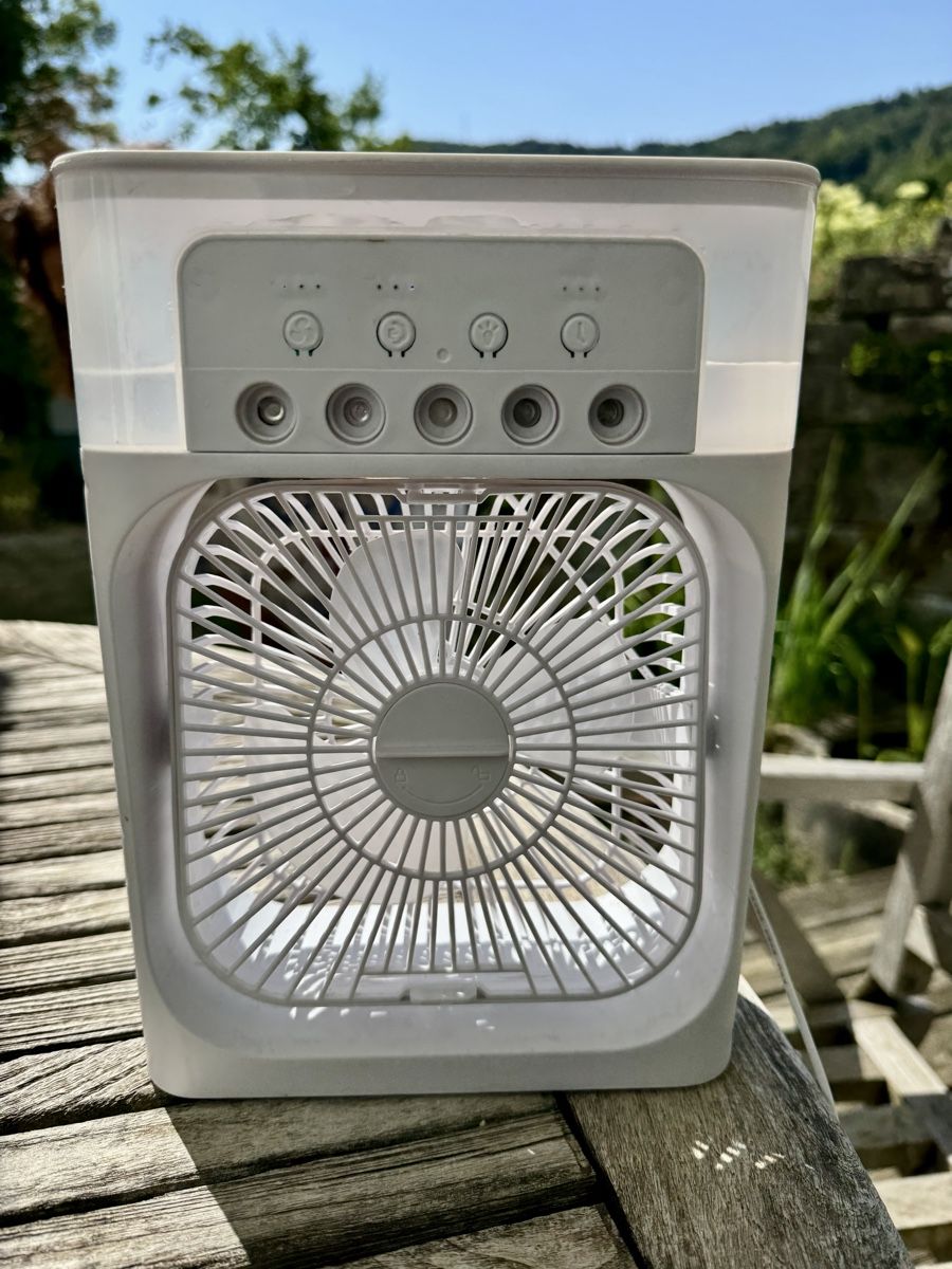 Ventilateurs: Tischventilator mit Zerstäuber USB – D'occasion à Zürich par Barcelon