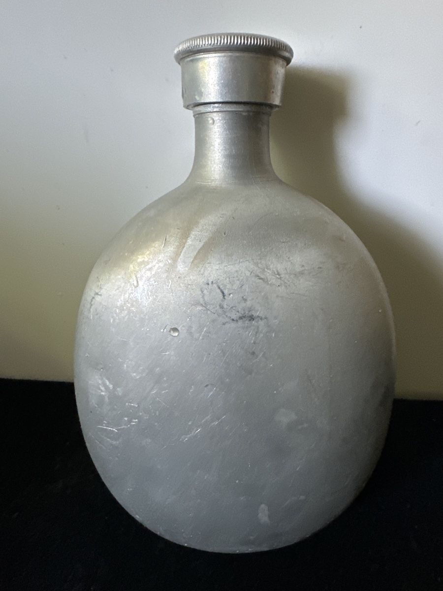 Equipement & pcs de rechange: Alu-Feldflasche mit Verschluss 3/4 Liter  – D'occasion à Zürich par Chaeffeler