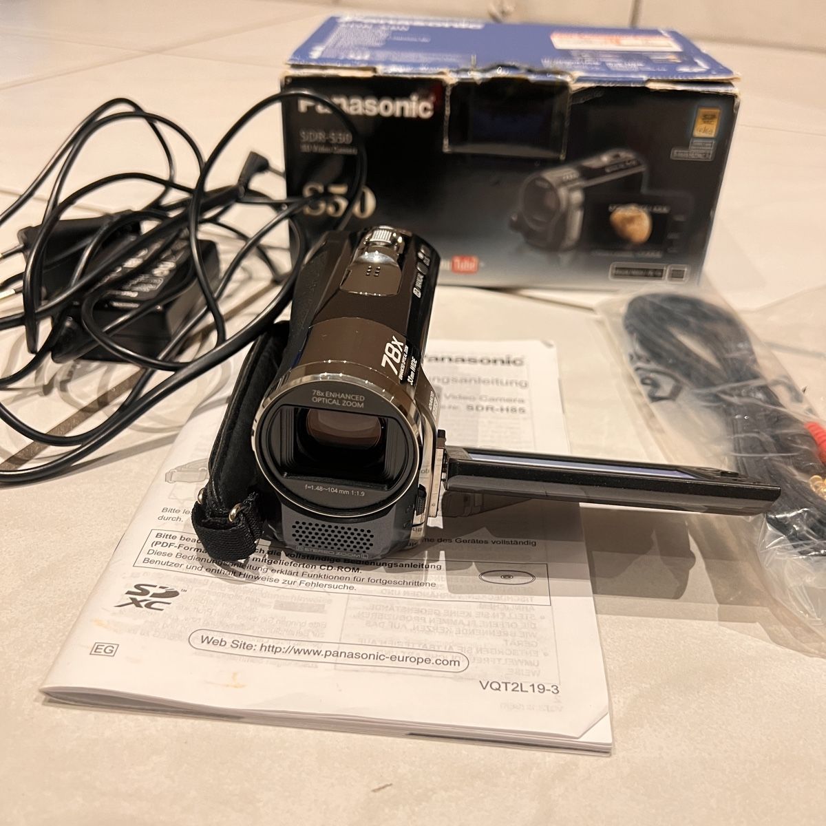 Panasonic Videocamere: Panasonic SDR-S50 Camcorder - – Usato da Unterkulm venduto da Sita013 3