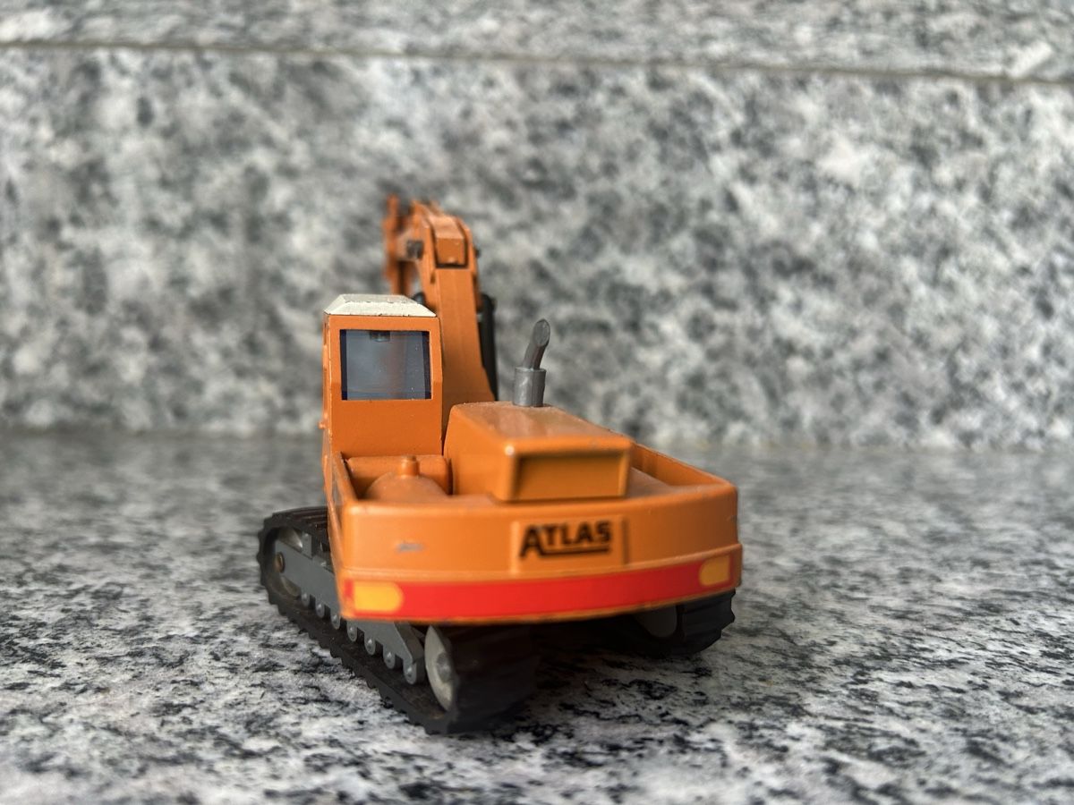 Escavatori: Atlas 1702 , 1:50 , NZG – Usato da Horw venduto da Tigercat635 1