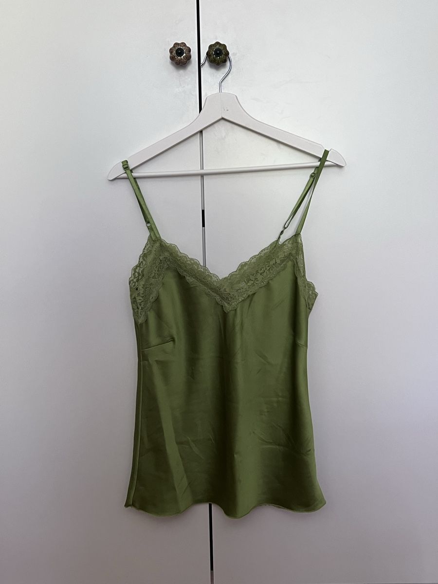 Lotti di vestiti: lot débardeurs satinés, dentelle, taille M – Usato da Les Acacias venduto da yucieg 1