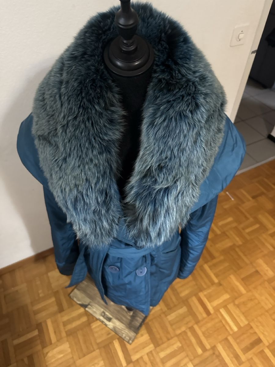 Manteaux: Giacca donna blu con collo in pelliccia – D'occasion à Taverne par hai_tg6s 1