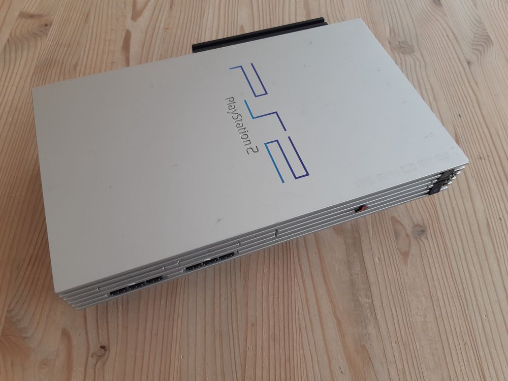 SONY Playstation 2 PS2 Spezial mit HD + Toxic OS installiert Comprare