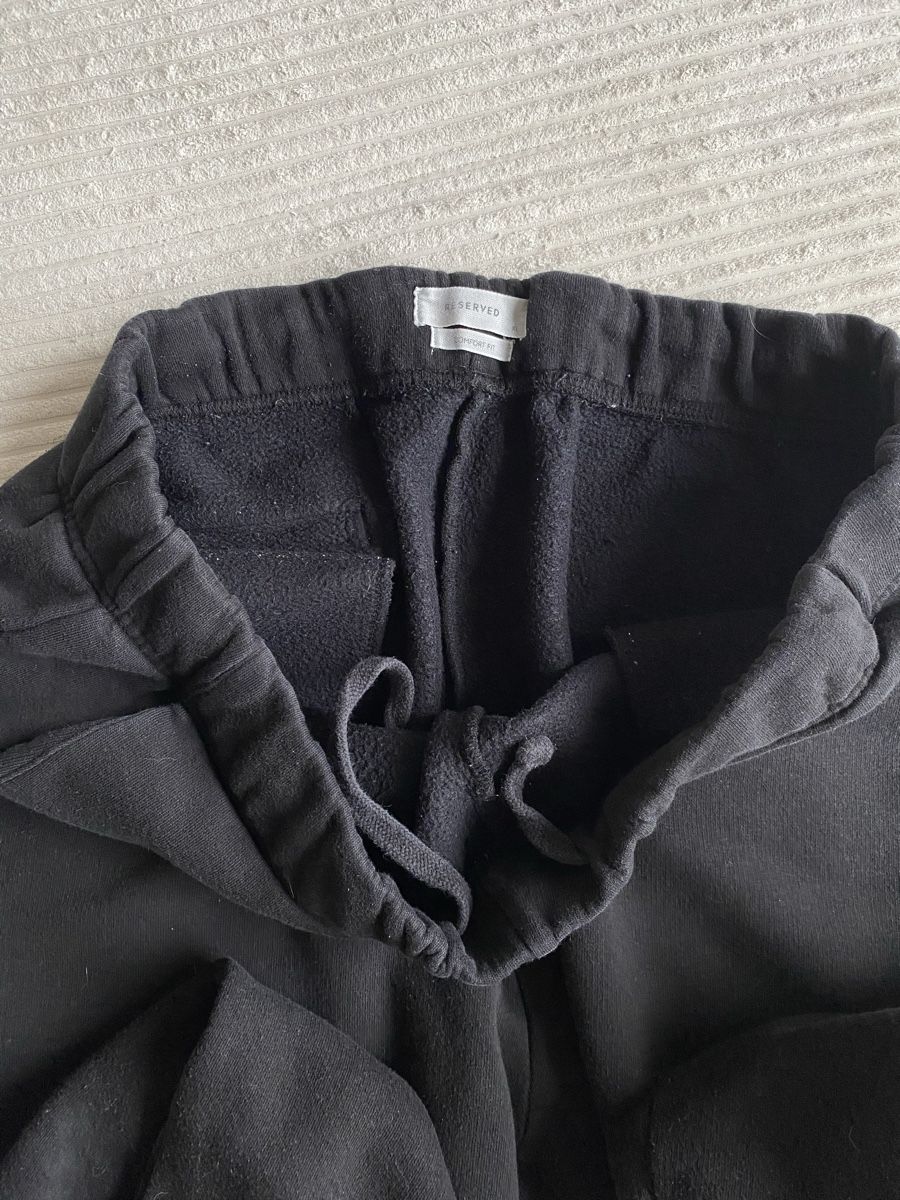 Hosen: Schwarze Reserved Jogginghose, Grösse XL – Gebraucht aus Langenthal von vik_v5ml 2