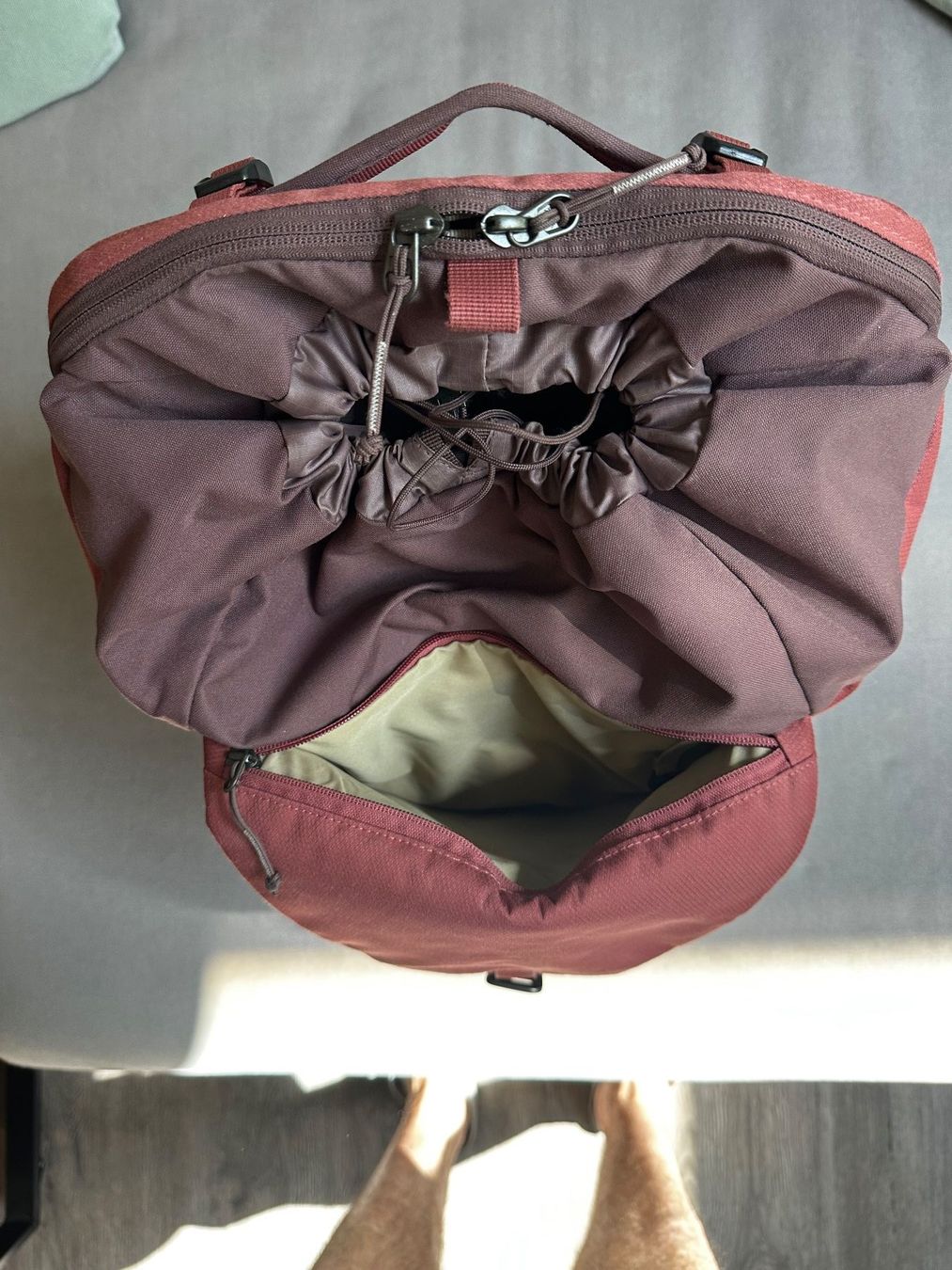 Deuter Zaini: Rucksack Deuter Utilion 34 + 5 in Raisin rot – Usato da Winterthur venduto da gumble_ch 7