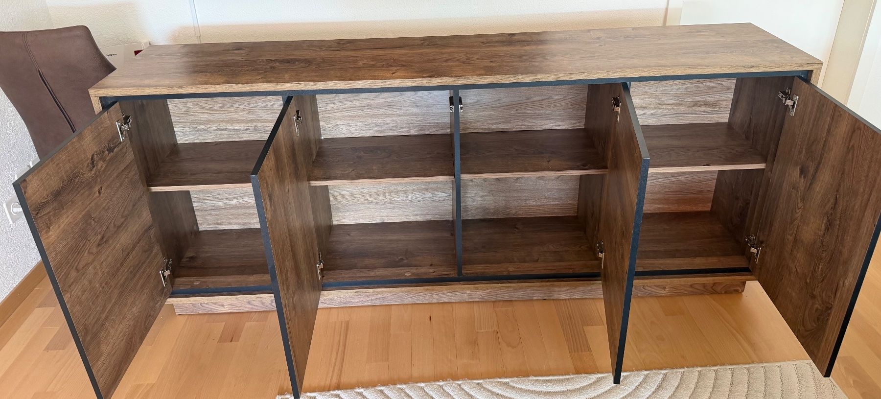 Kommoden: Sideboard Holzoptik 4 Tueren – Gebraucht aus Oftringen von piv_c5vf 2