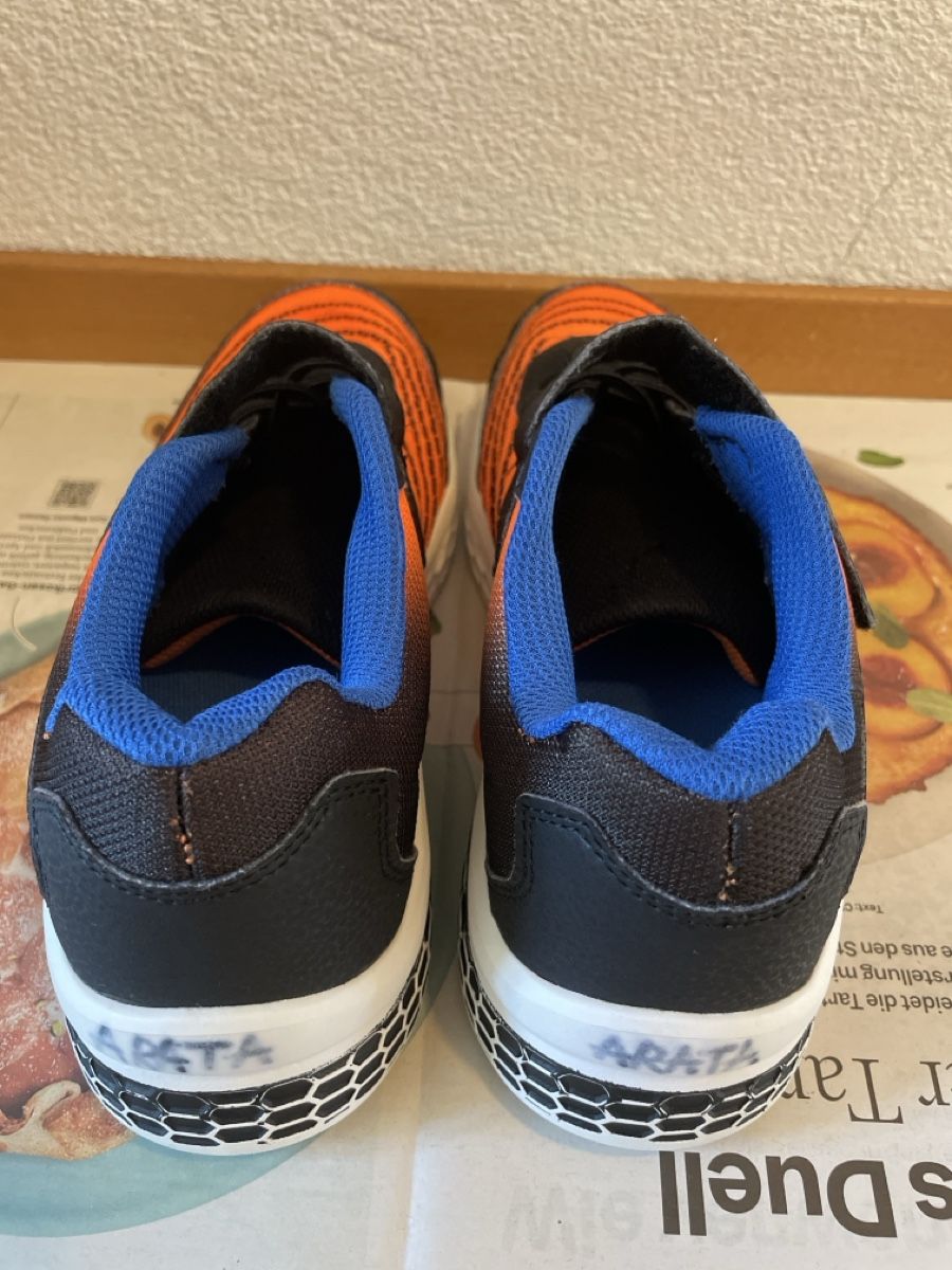 Dosenbach Scarpe per ragazzi: Kinder Turnschuhe, Grösse 36, Orange-Schwarz – Usato da Zürich venduto da Hikaru07Japan 1