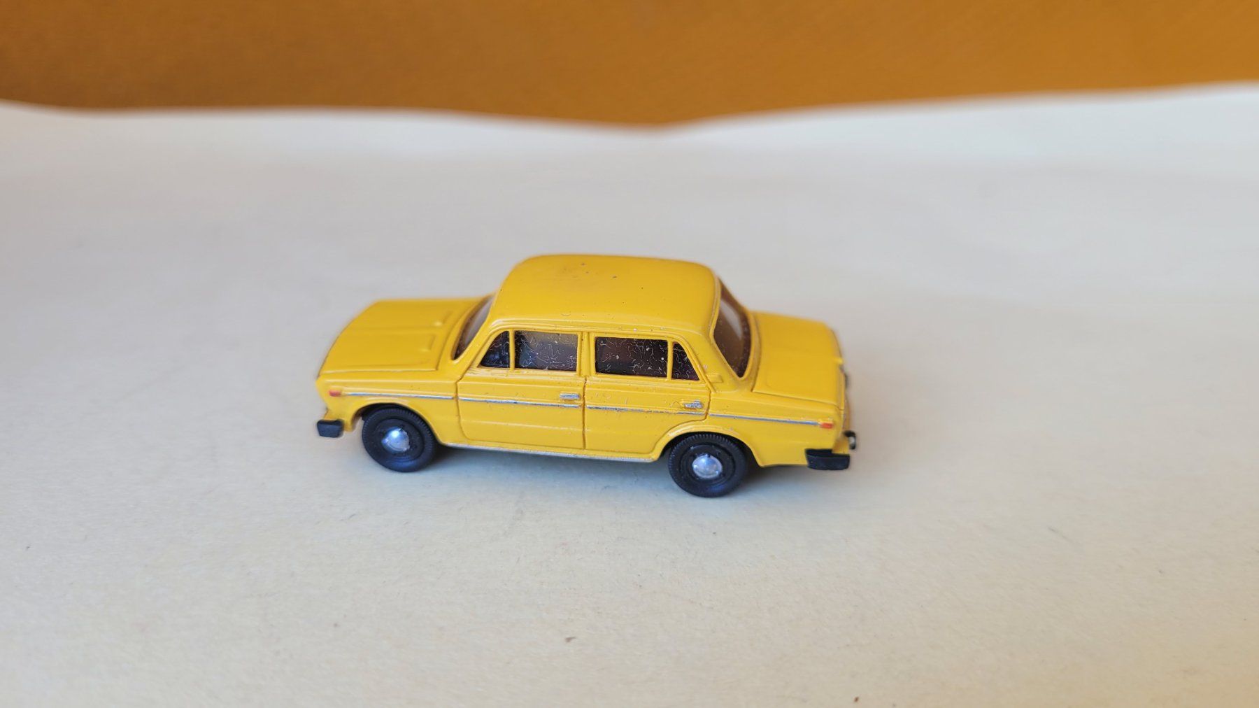 Lada Modellini d'auto: Lada 2106 Modellmobil 1:87 – Usato da Domdidier venduto da Bimbo57