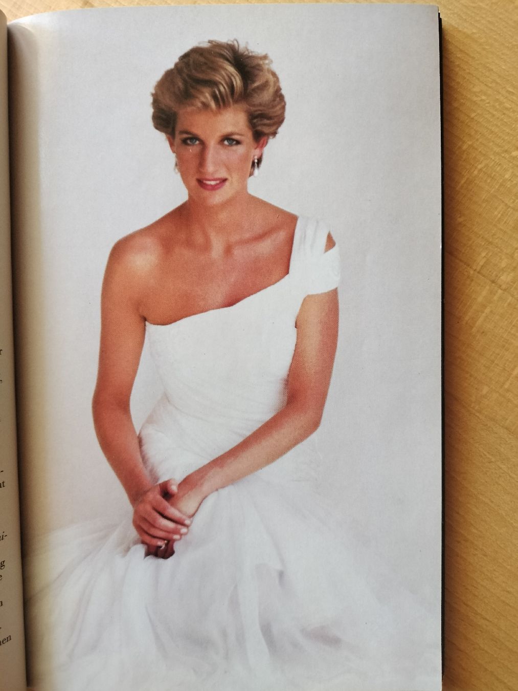 Libri: Prinzessin Diana Buch von 1992 – Usato da Schwanden Sigrisw venduto da len_9yqg 2