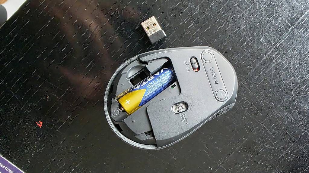 Mouse: Logitech Wireless Maus – Usato da Zürich venduto da Tornadorey 1