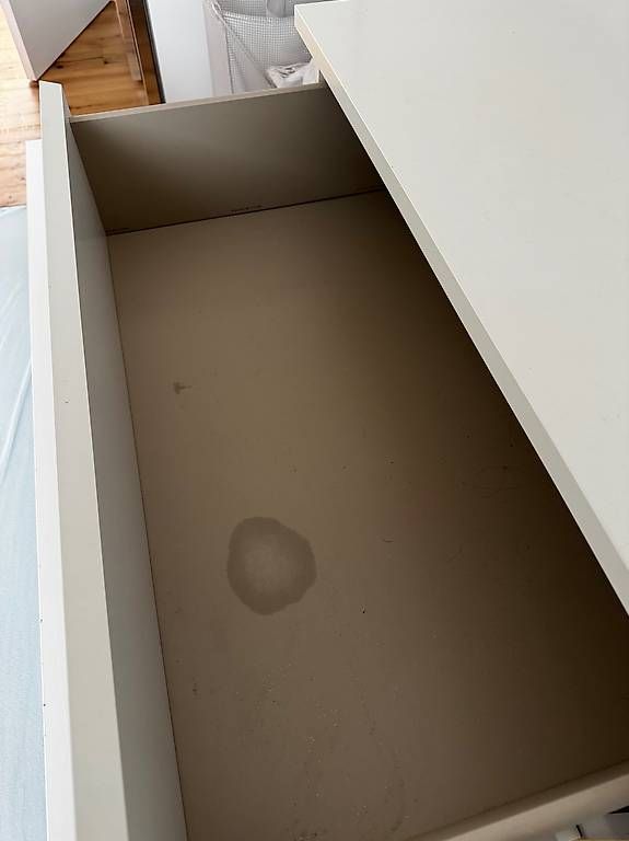Commodes: Weisse Kommode mit 4 Schubladen – D'occasion à Freidorf TG par sandro444 2