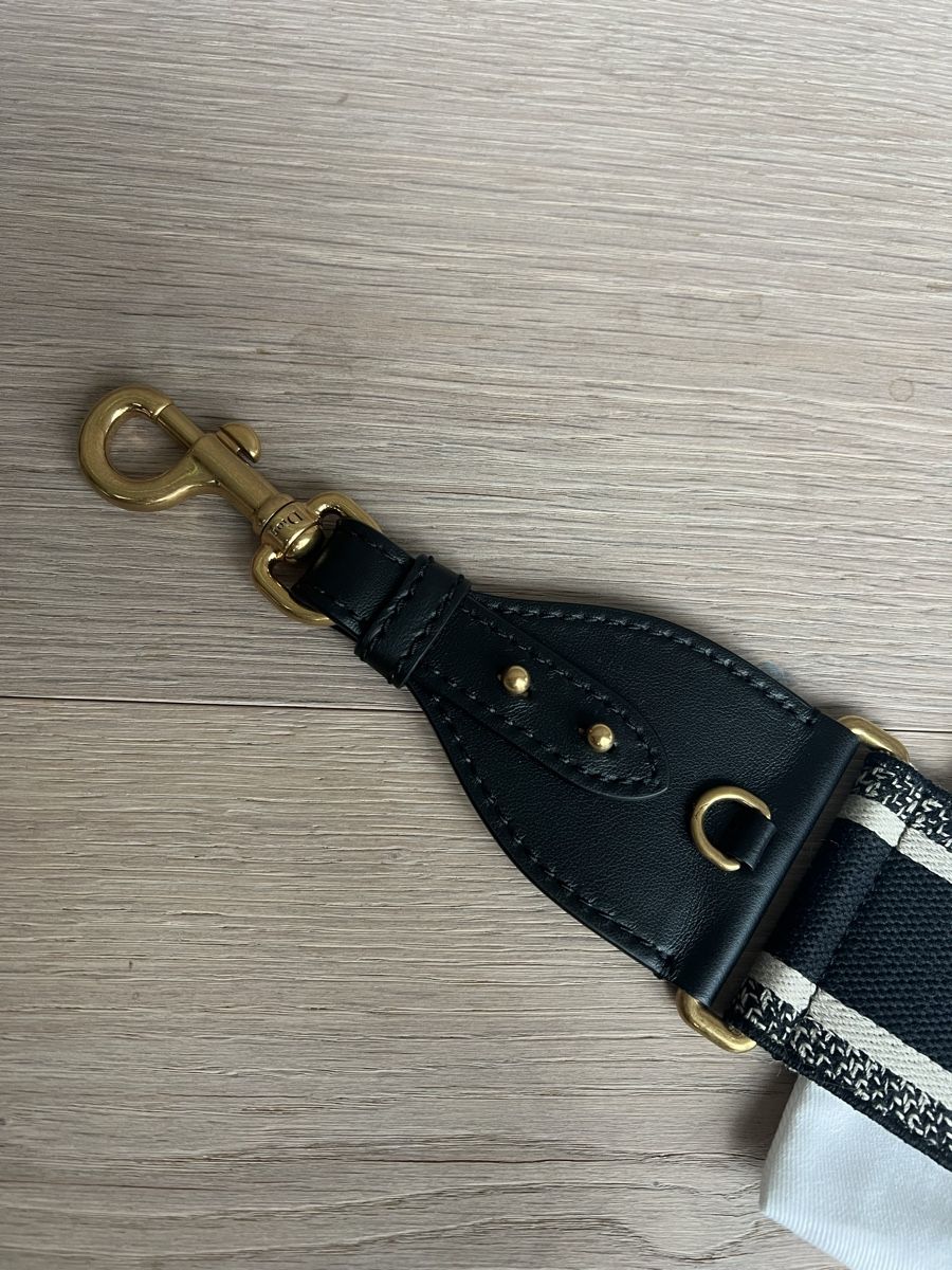 Dior Altro in  Abbigliamento & Accessori: Dior Shoulder Strap with Ring in Canvas - Black – Nuovo e nell'imballaggio originale da Kilchberg ZH venduto da ellie. 6