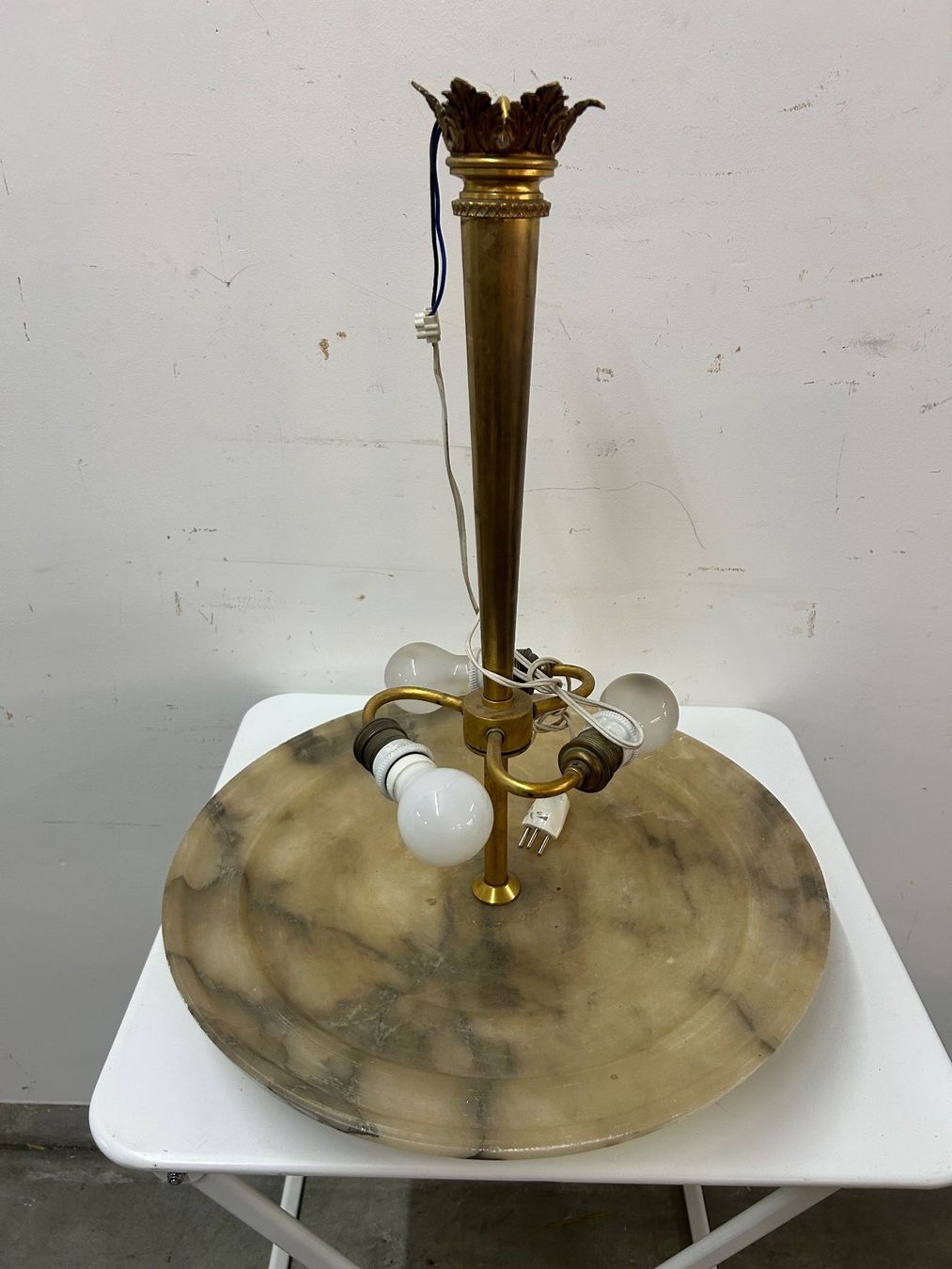 Lampadari & plafoniere: Designer Deckenlampe Messing Alabasterschirm ca. um 1920 – Usato da Zürich venduto da Levelart