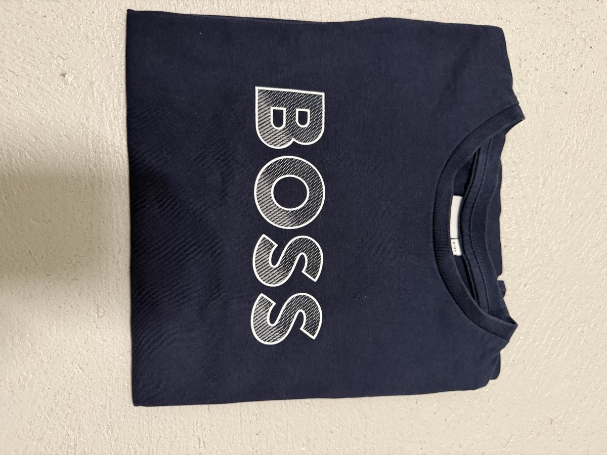 Hugo Boss T-Shirts: Boss Tshirt kinder gr 116 – Gebraucht aus Oberwil BL von napetak 1
