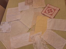 10 Vintage Platz-Deckelchen ,teils mit Spitze