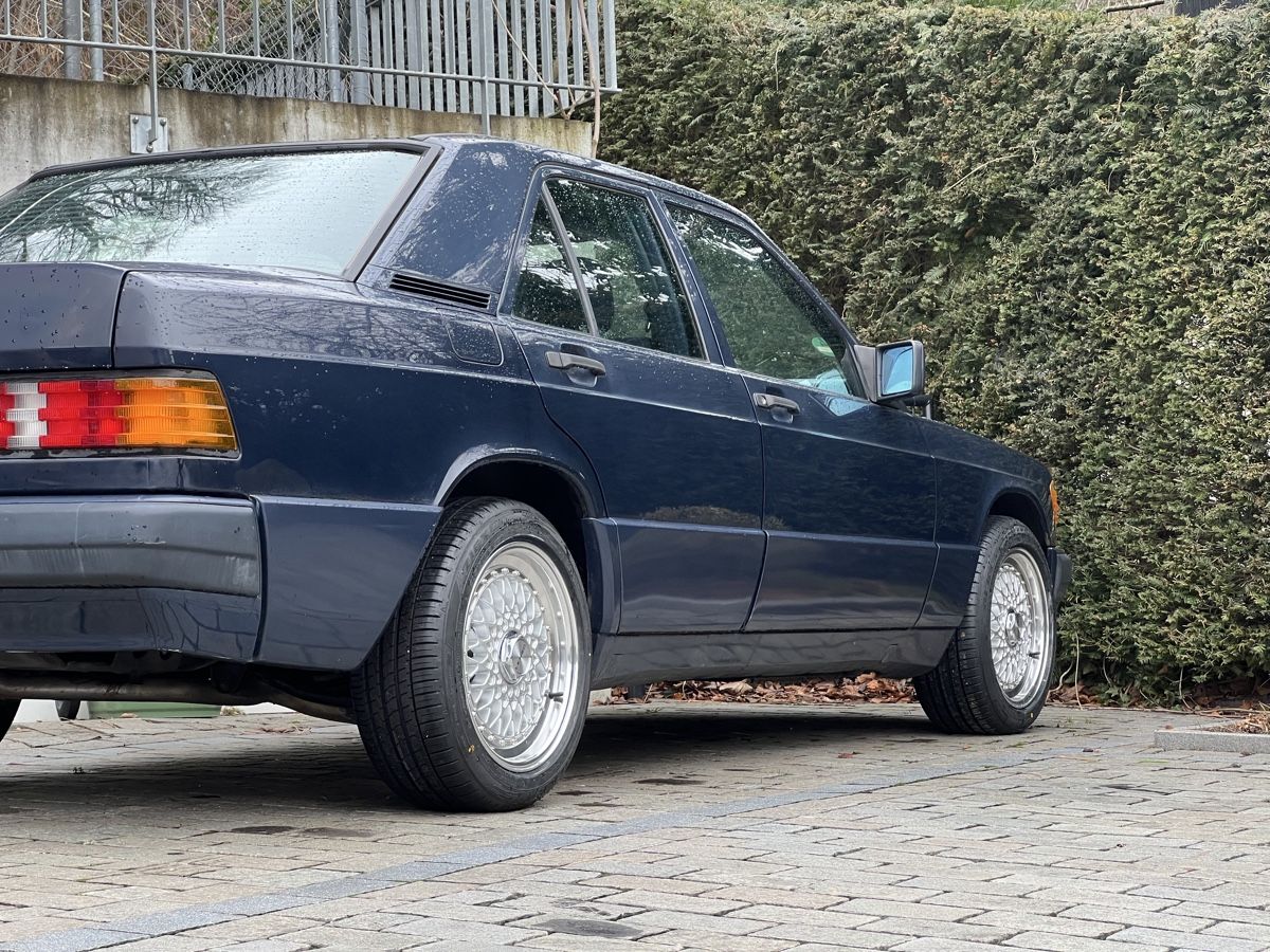 Mercedes-Benz Automobili: Mercedes 190e – Usato da Oberuzwil venduto da FH-11 1