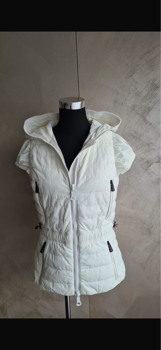 Moncler Gilets & Westen: Gilet von Moncler – Gebraucht aus Widnau von Sheleila 1