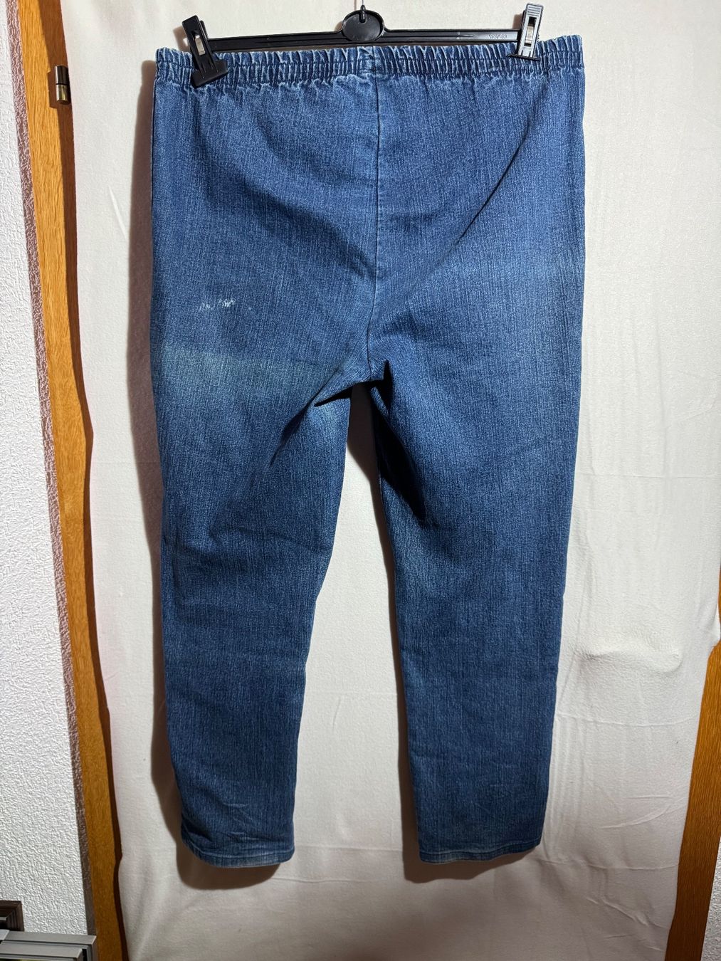 Jeans: Blaue Jeans mit Gummizug – Usato da Grosswangen venduto da SALE_SALE_SALE 1