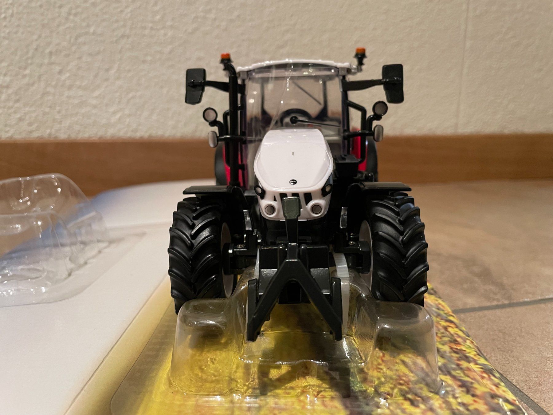 Steyr Traktoren: Steyr 4120 Plus – Neu und originalverpackt aus Kreuzlingen von Stefan1150 1
