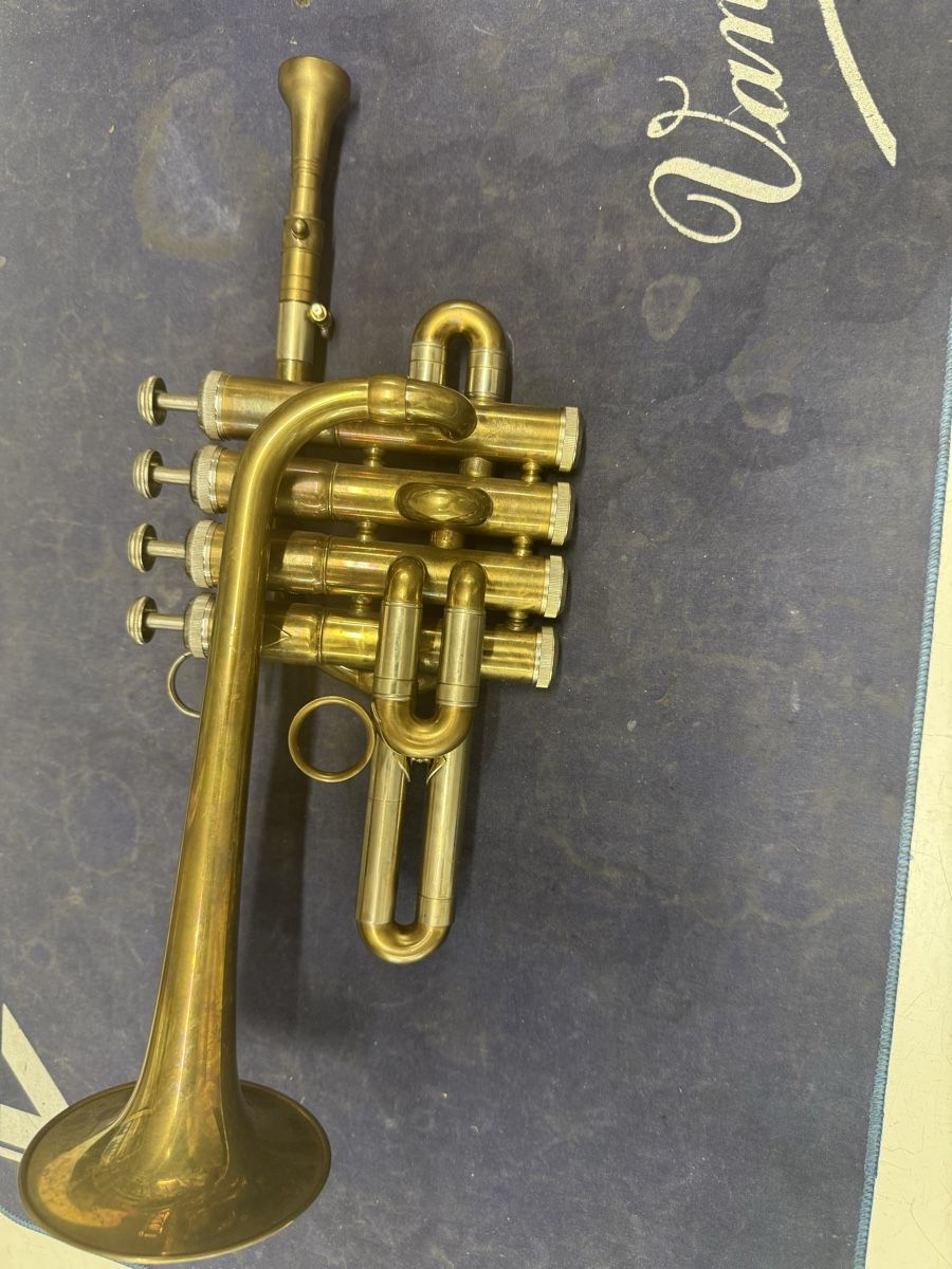 Strumenti musicali: Hoch Bb Trompete 4 Ventile  – Usato da Burgdorf venduto da kla_r5tf 1