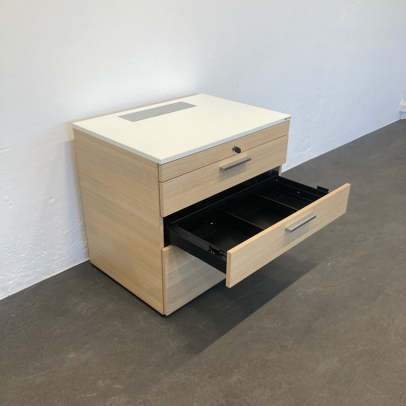 Cassettiere: Echo Classic Sideboard mit Schlüssel – Usato da Schönenwerd venduto da mcofficeshop 3