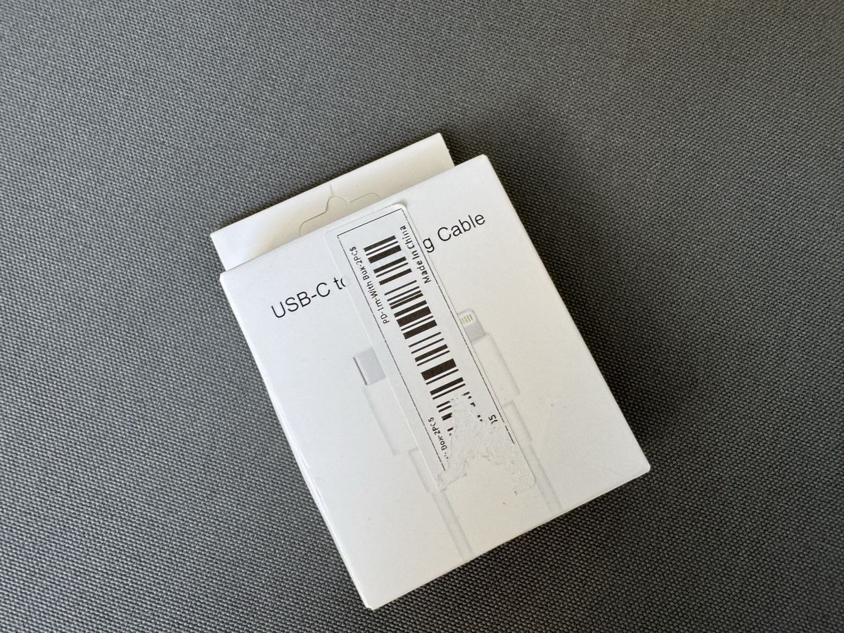 Cavi: Câble USB-C to Lightning. Neuf – Nuovo (secondo la descrizione) da Lausanne venduto da Denis- 2
