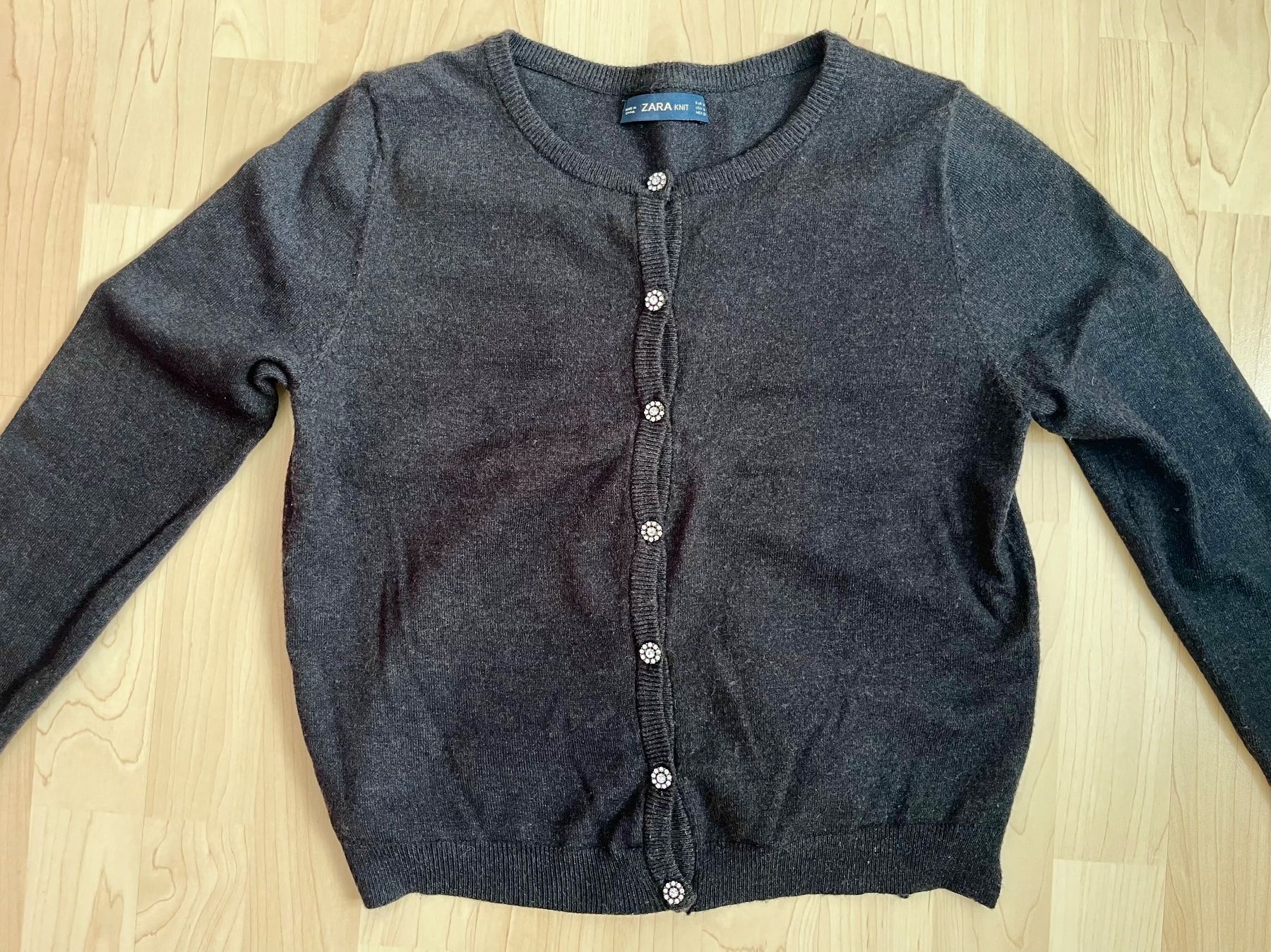 Zara Maglioni & Felpe: Zara: Strickjäckchen, Cardigan, anthrazit, Strassknöpfe, S M – Usato da Luzern venduto da ellitussi 1