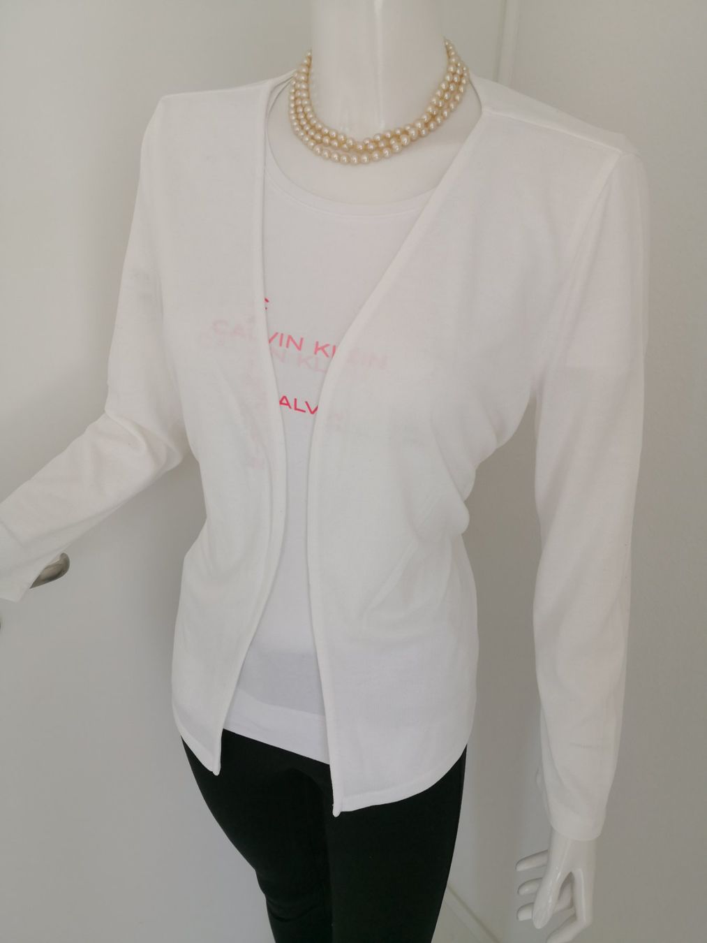 Jacken: 🤩STRICK-CARDIGAN WEISS – Gebraucht aus Olten von Naja-Twins-Twins 8